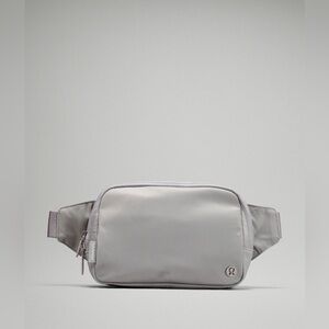 NWT Lululemon Everywhere Belt Bag in Silver